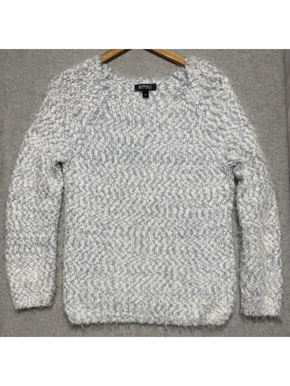 Buffalo David Bitton Women’s Large Lt Blue White Fuzzy Eyelash Knit Sweater